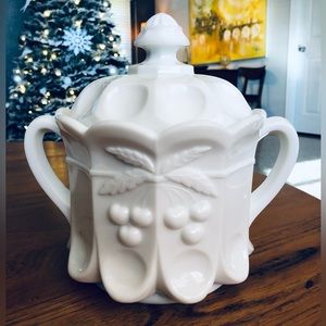 Vintage 1960’s Westmoreland Cherry Pattern White Milk Glass 2-Handle Dish w/ Lid